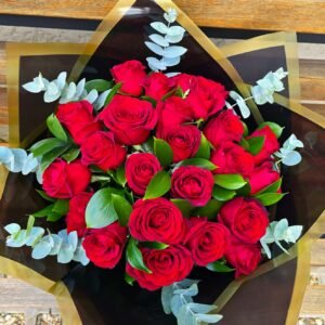 Buque Elegance 24 rosas